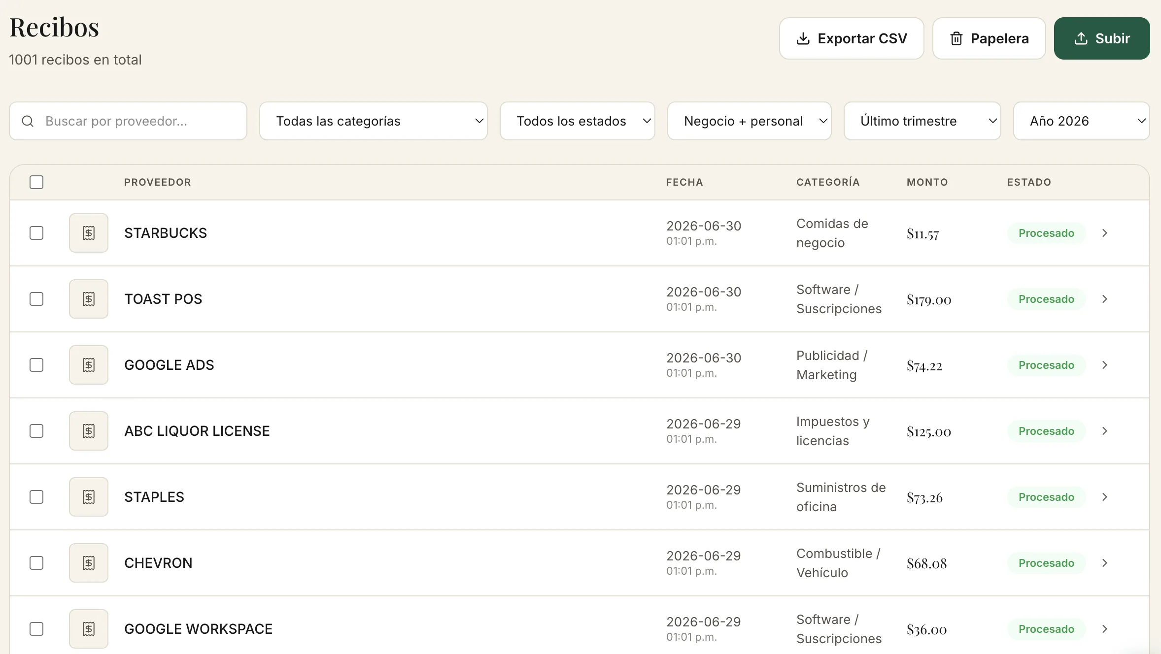 Lista de recibos categorizados automáticamente con proveedor, monto y categoría